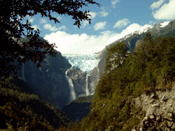 Colgante gletscher in NP Quelat