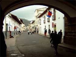 Een koloniaal straatje in Quito